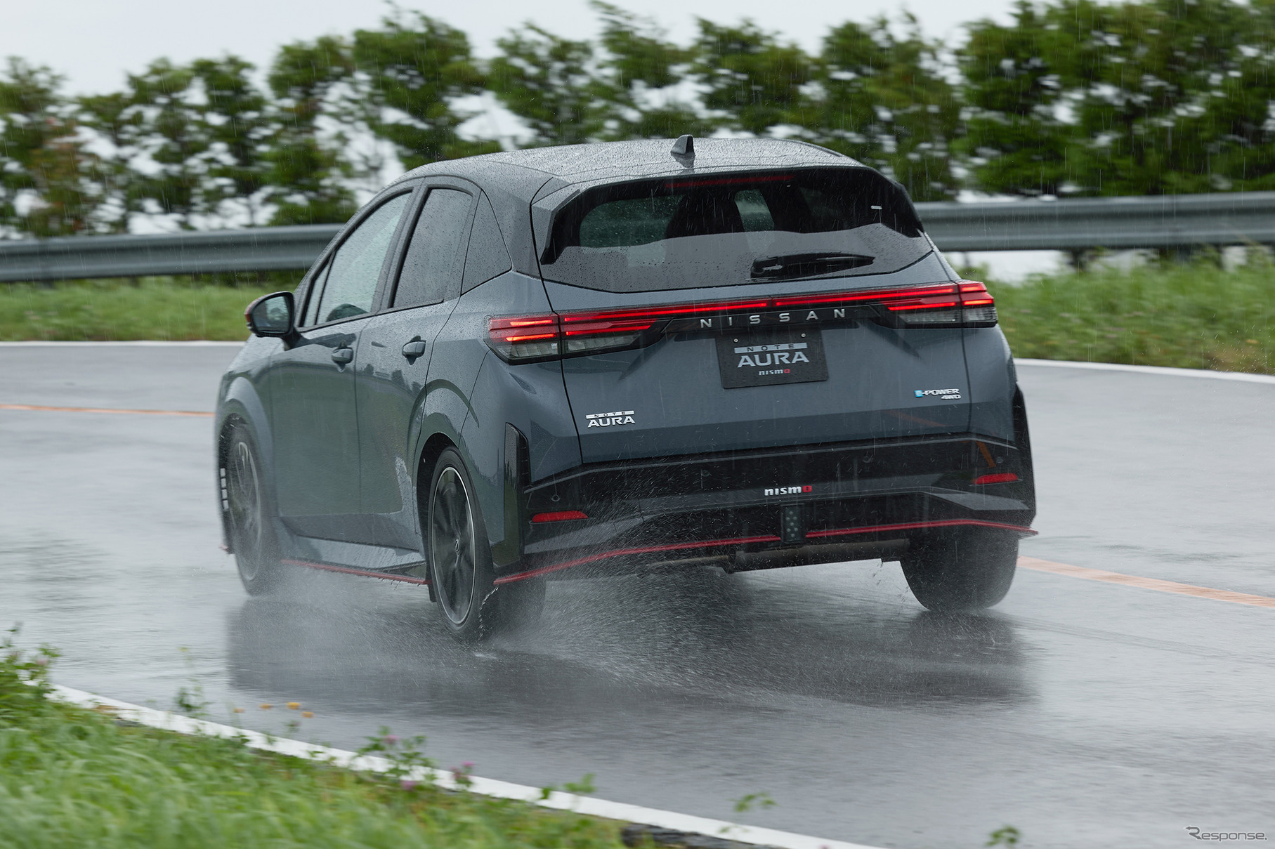 【ホンダ フィット e:HEV RS vs 日産 ノートオーラNISMO】スペック比較…エコとスポーティを共存させた2車種