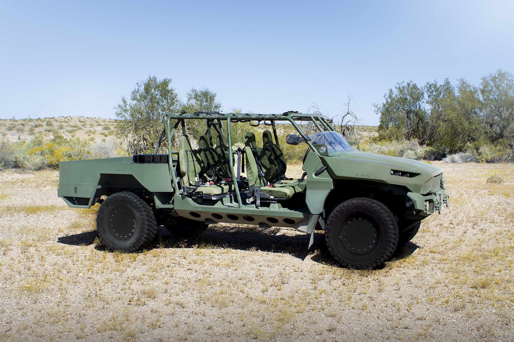 シボレーのピックアップトラックベースのGMの軽戦術車両