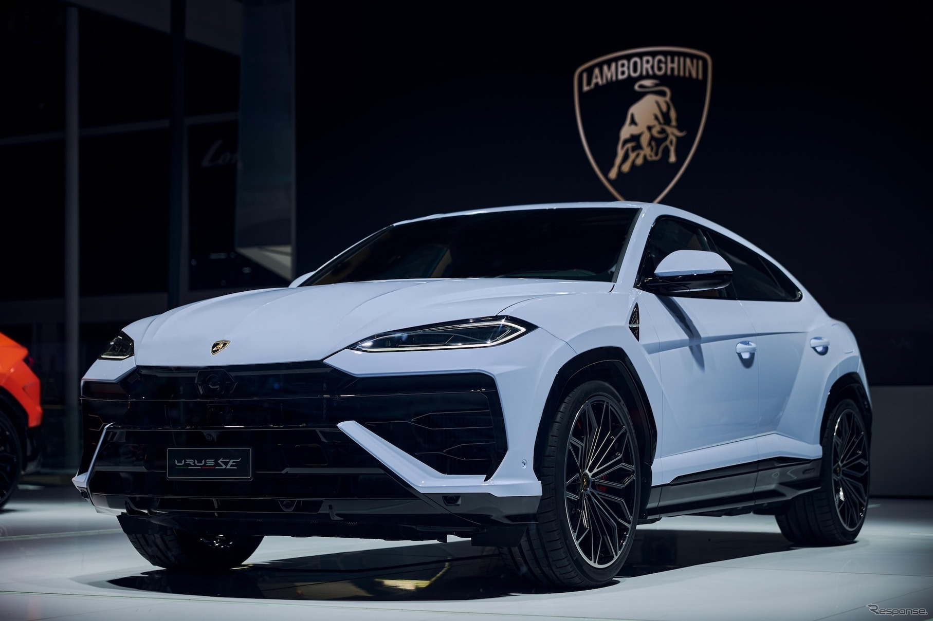北京モーターショー2024で初披露されたランボルギーニ・ウルスSE