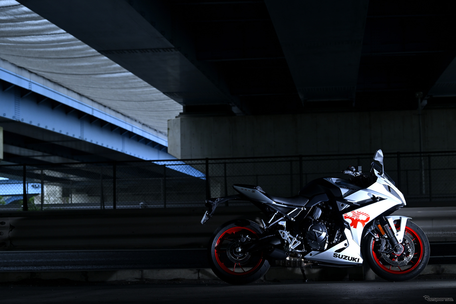 スズキ GSX-8R