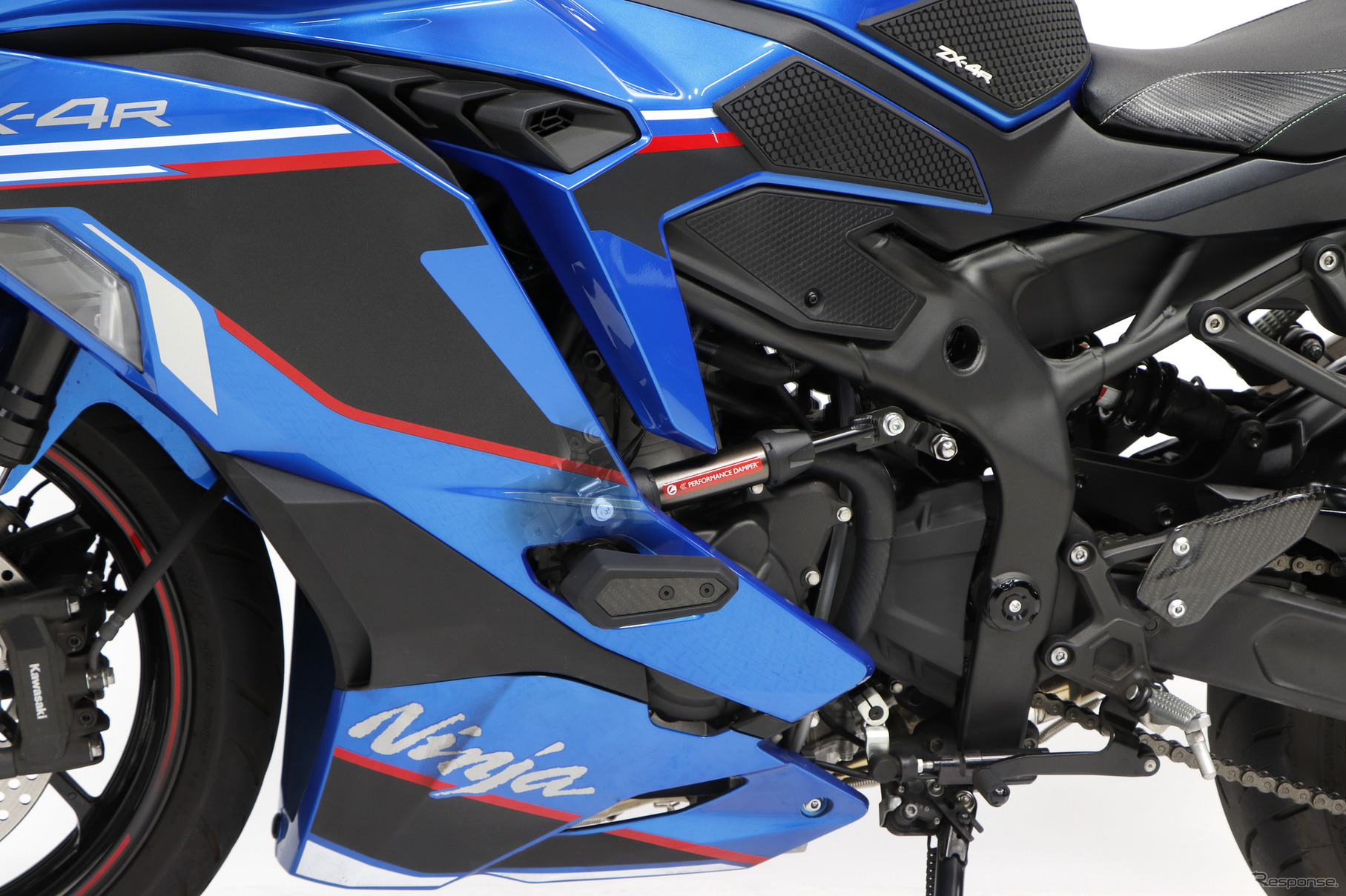 パフォーマンスダンパーNinja ZX-4R装着例