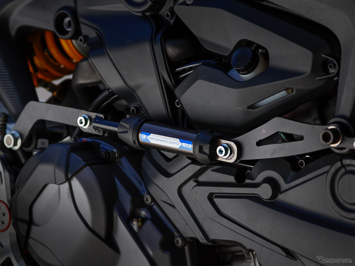パフォーマンスダンパー　ドゥカティ・モンスター装着例
