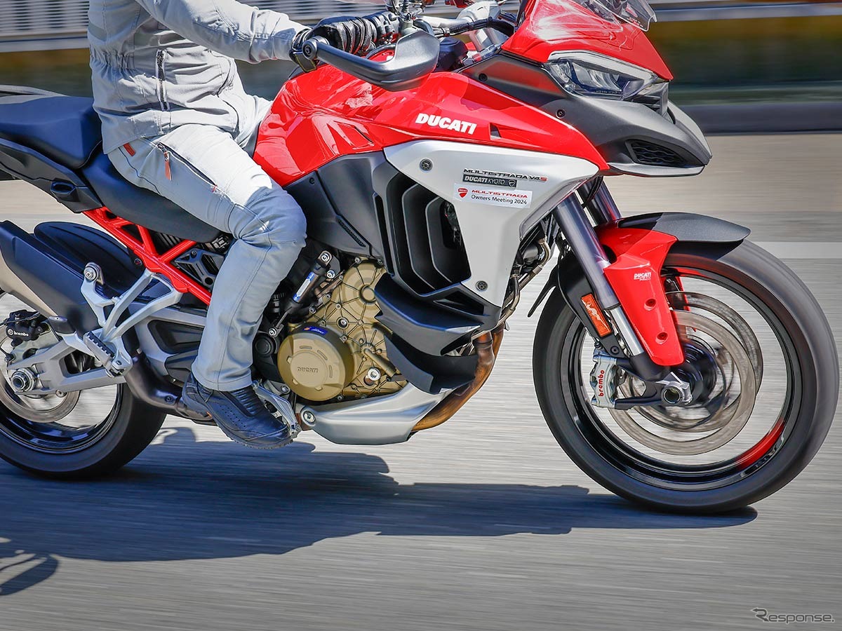 パフォーマンスダンパー　ドゥカティ・ムルティストラーダV4S装着例