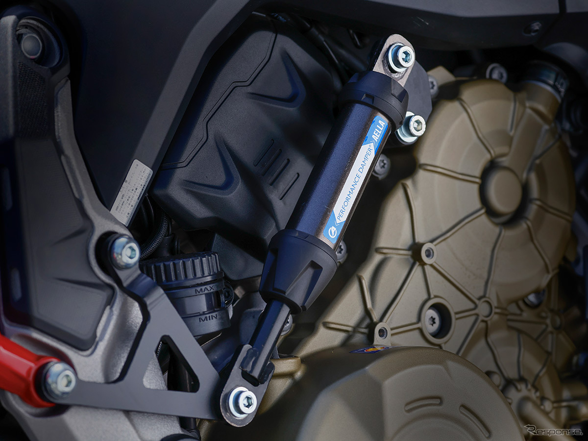 パフォーマンスダンパー　ドゥカティ・ムルティストラーダV4S装着例