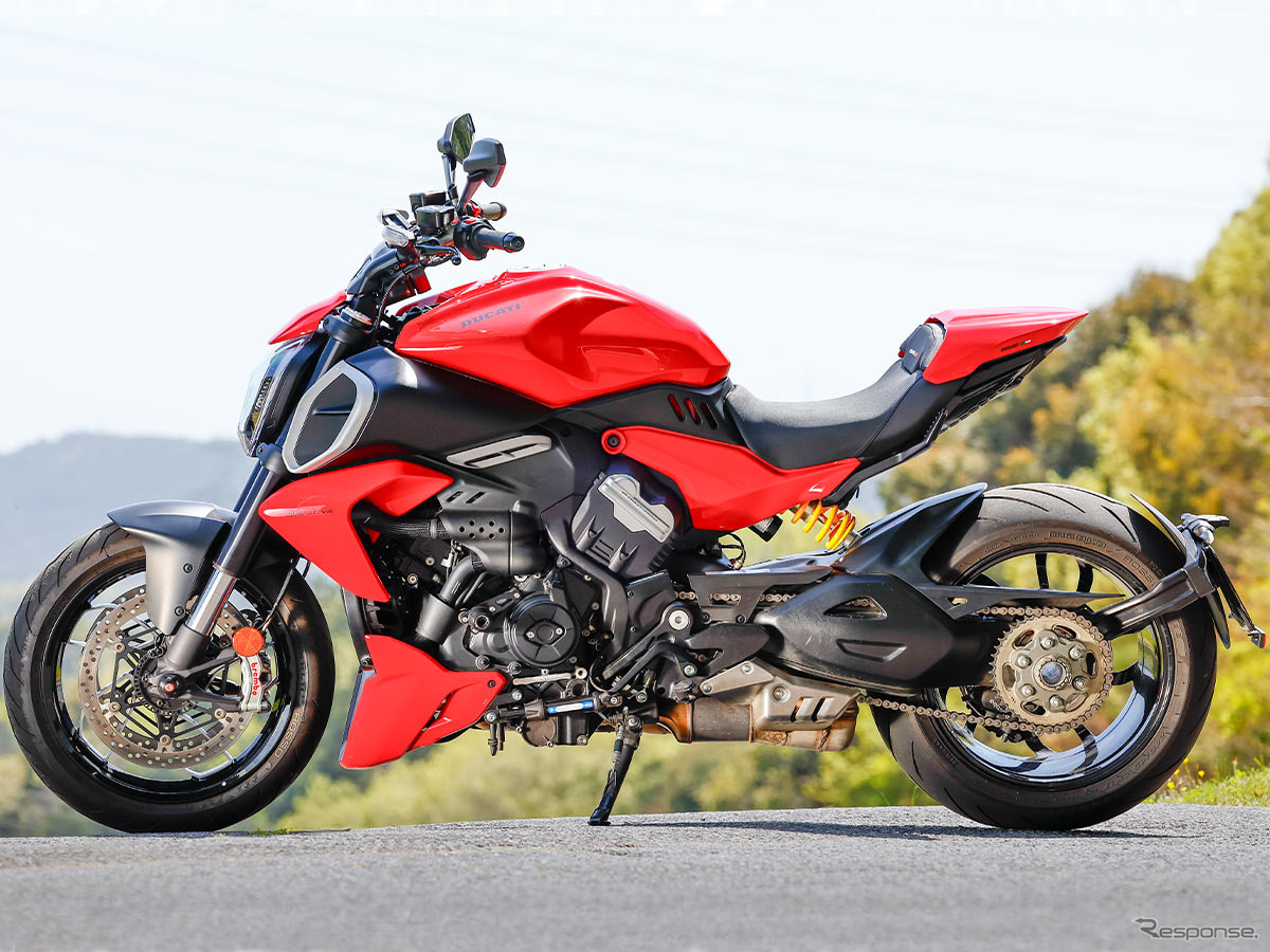 パフォーマンスダンパー　ドゥカティ・ディアベルV4装着例