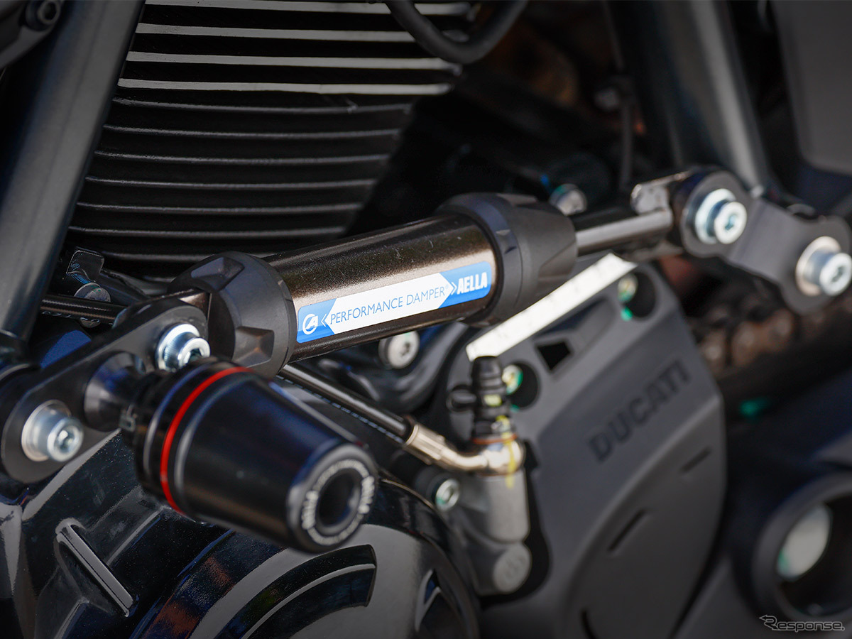 パフォーマンスダンパー　ドゥカティ・スクランブラー装着例