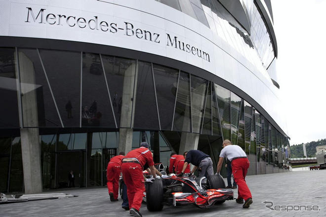 ハミルトンの08年F1優勝マシン、メルセデスミュージアムに収蔵