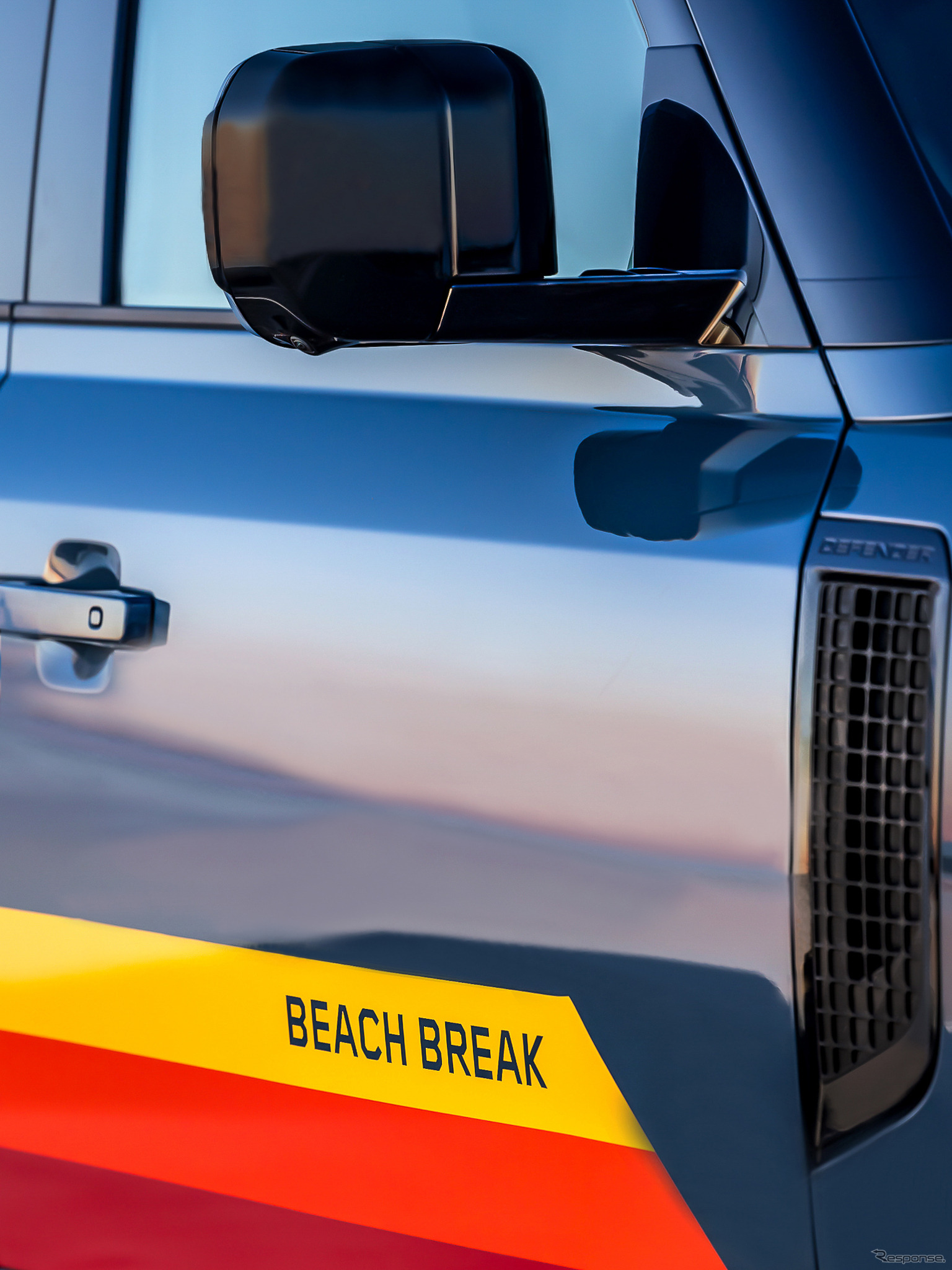 ディフェンダーの限定車「ビーチブレイク」