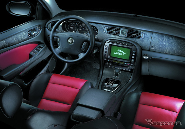 【パリ・ショー2002出品車】新型『XJ』---ジャガー全体のデザインを?