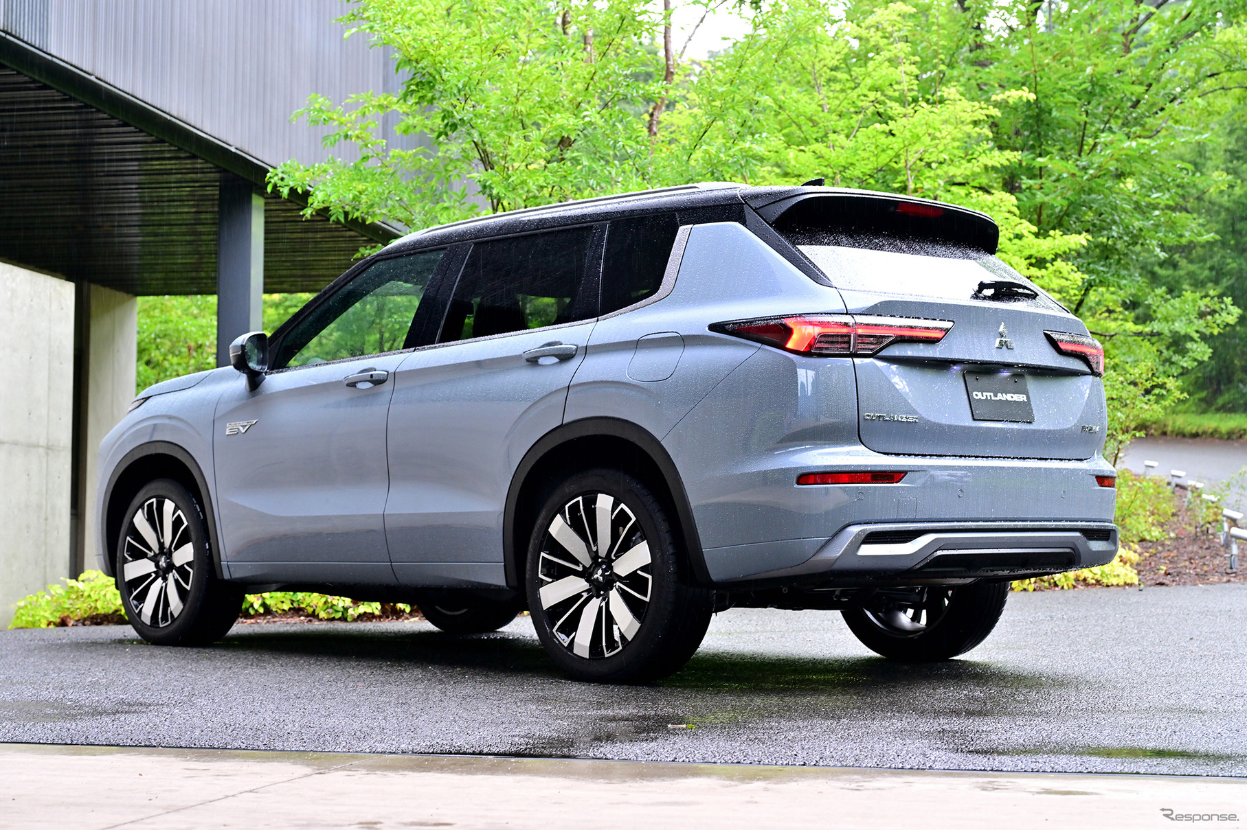三菱アウトランダーPHEV