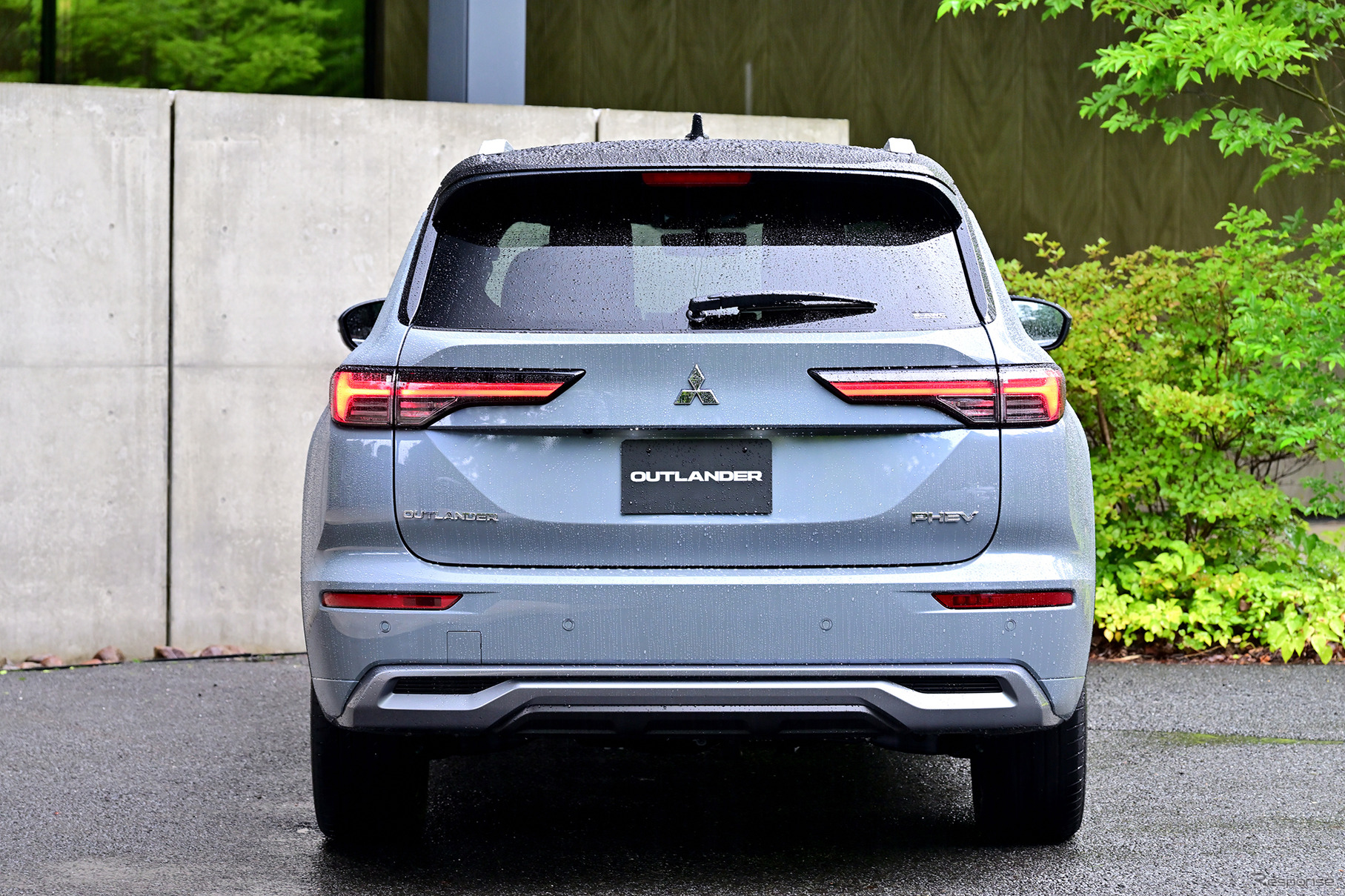 三菱アウトランダーPHEV