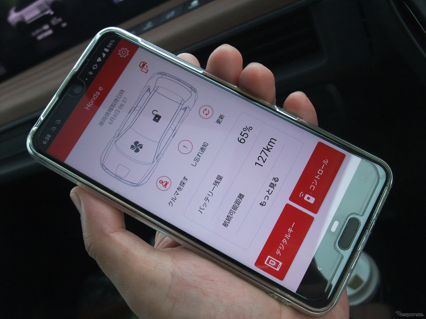 スマホによる車両のリモート操作も可能。