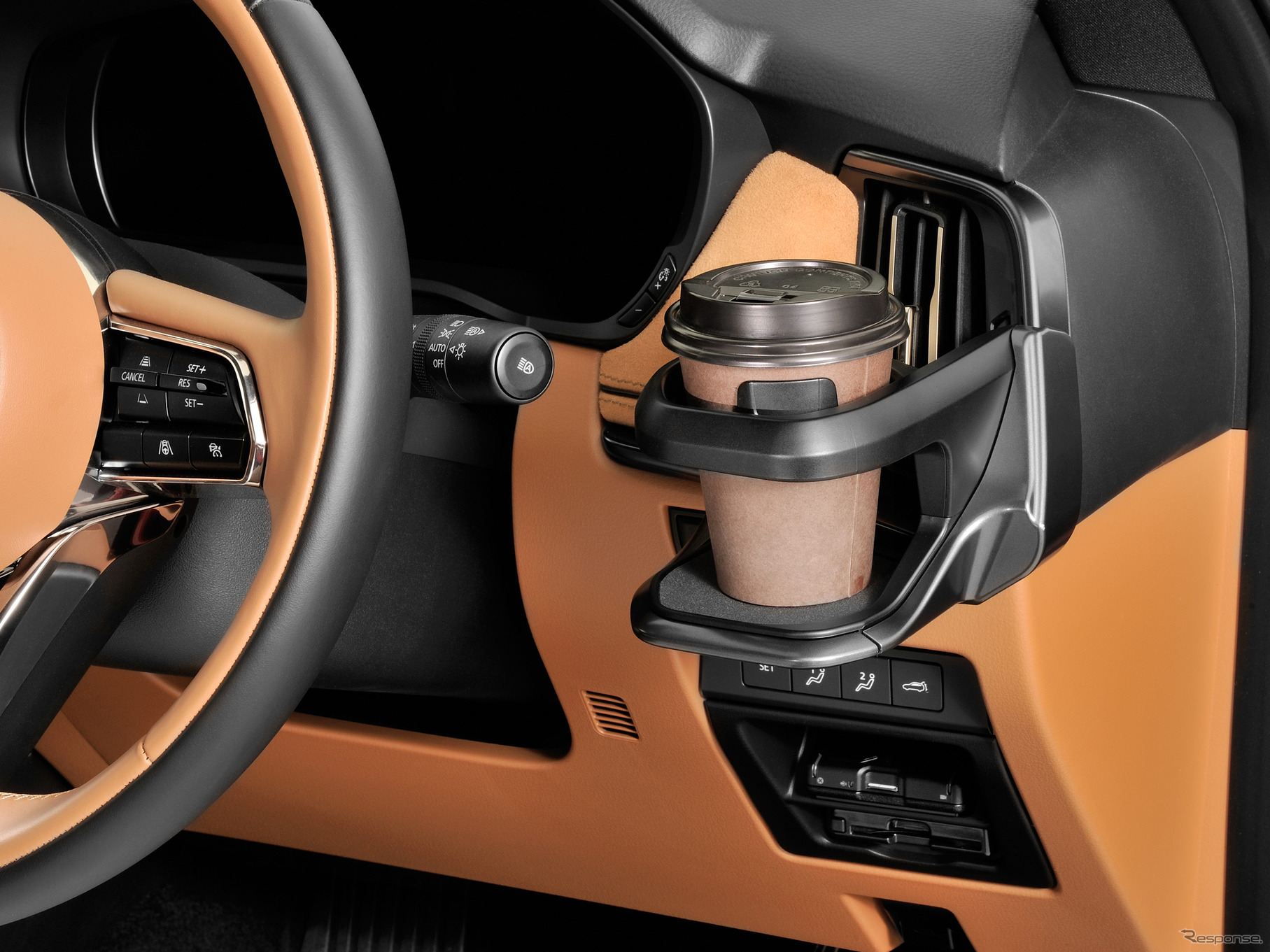 カーメイトからマツダ『CX-60』専用ドリンクホルダー発売