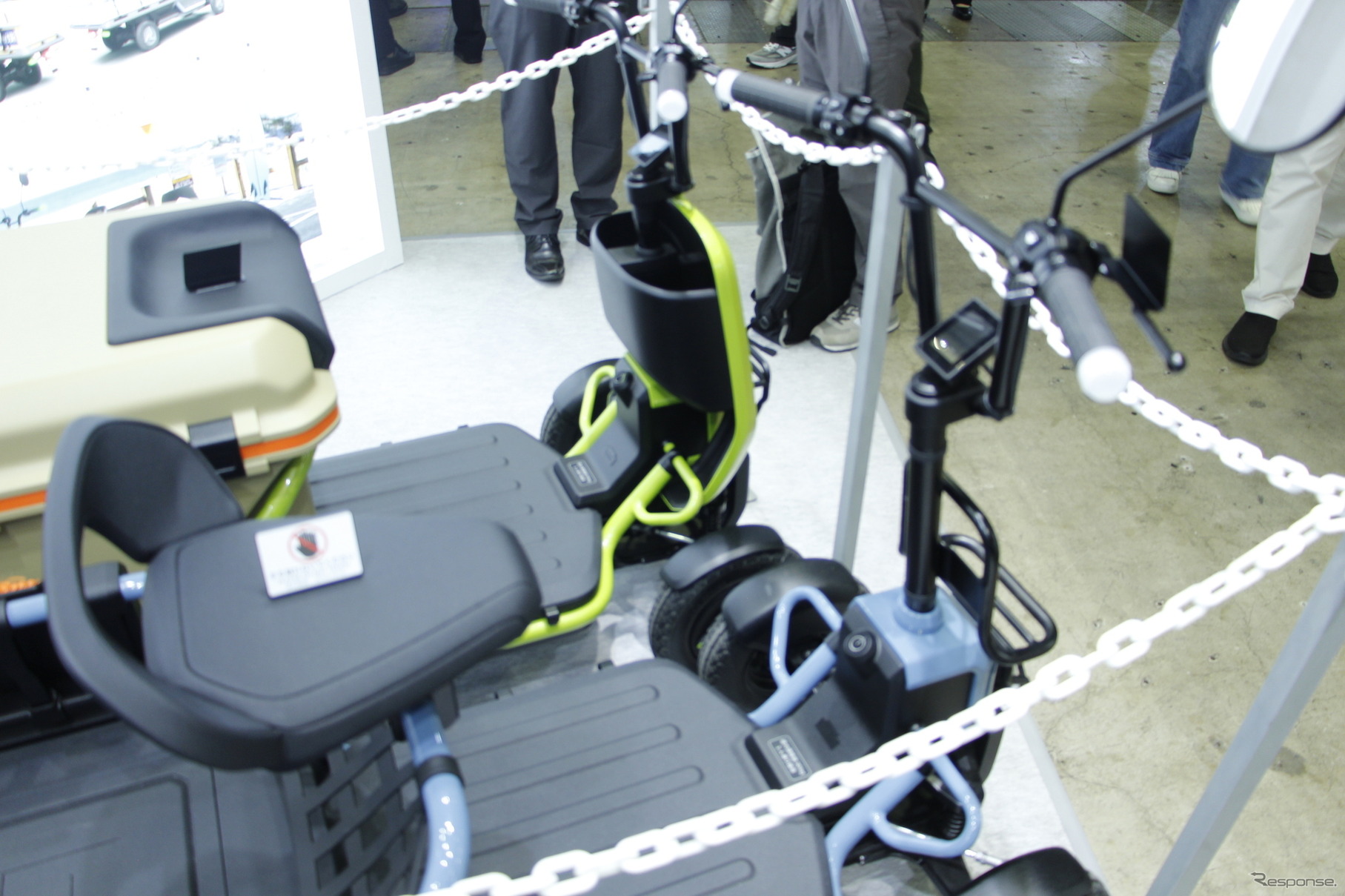 スズキ『SUZU-RIDE』（緑）と『SUZU-CARGO』（青）
