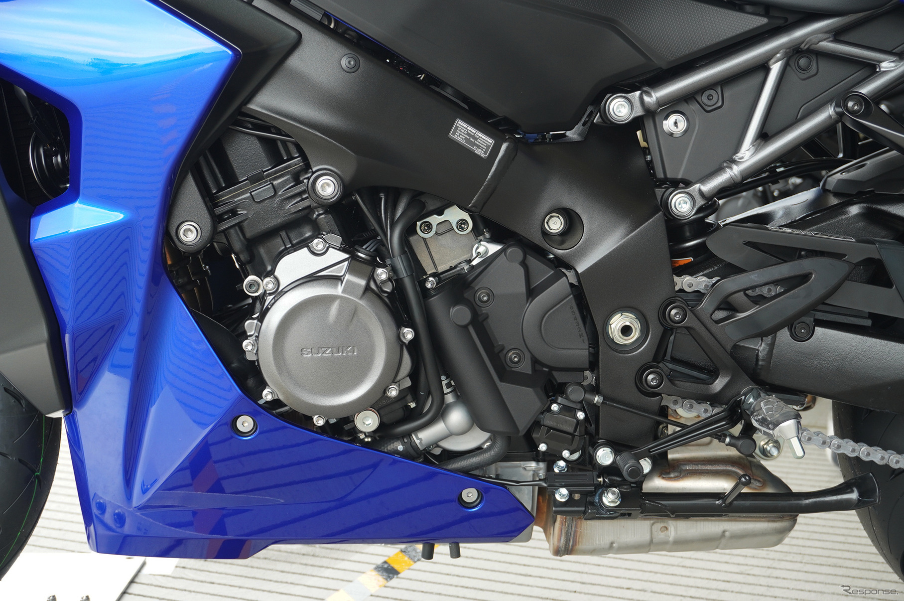 スズキ GSX-S1000GT（パールビガーブルー）