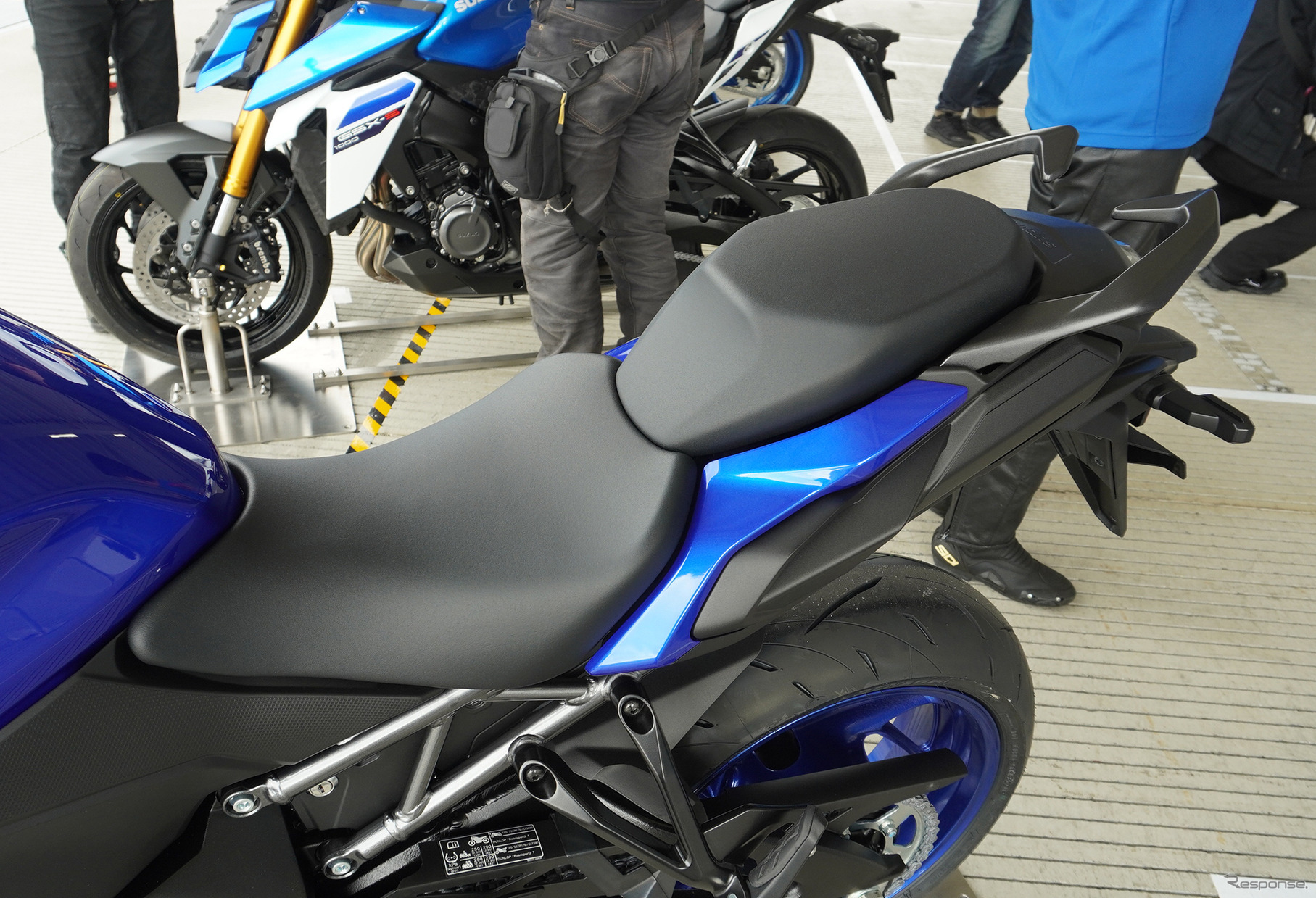 スズキ GSX-S1000GT（パールビガーブルー）