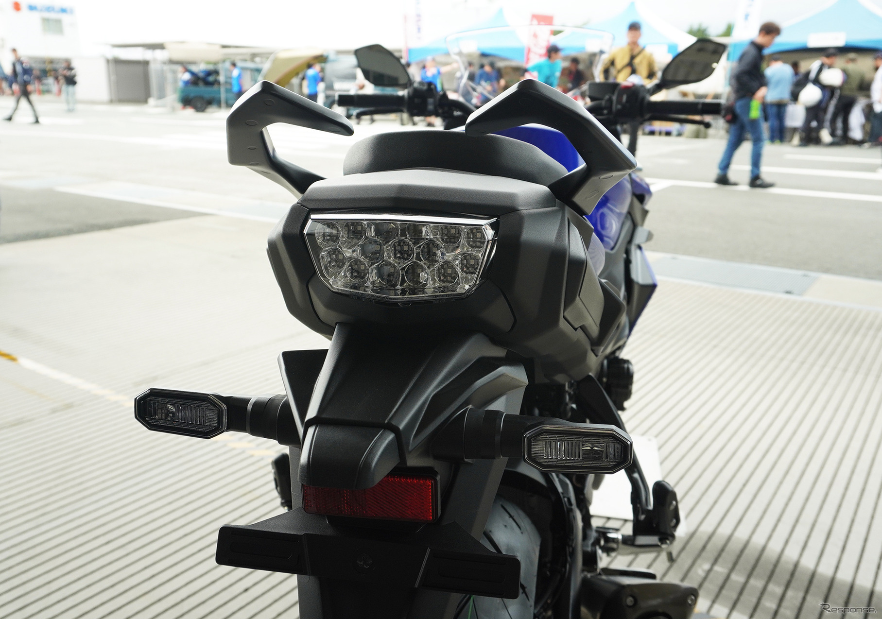 スズキ GSX-S1000GT（パールビガーブルー）
