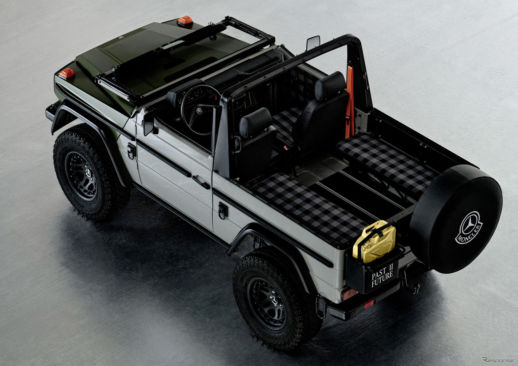 NIGOによるワンオフのアート作品「Project Mercedes-Benz G-Class Past II Future」