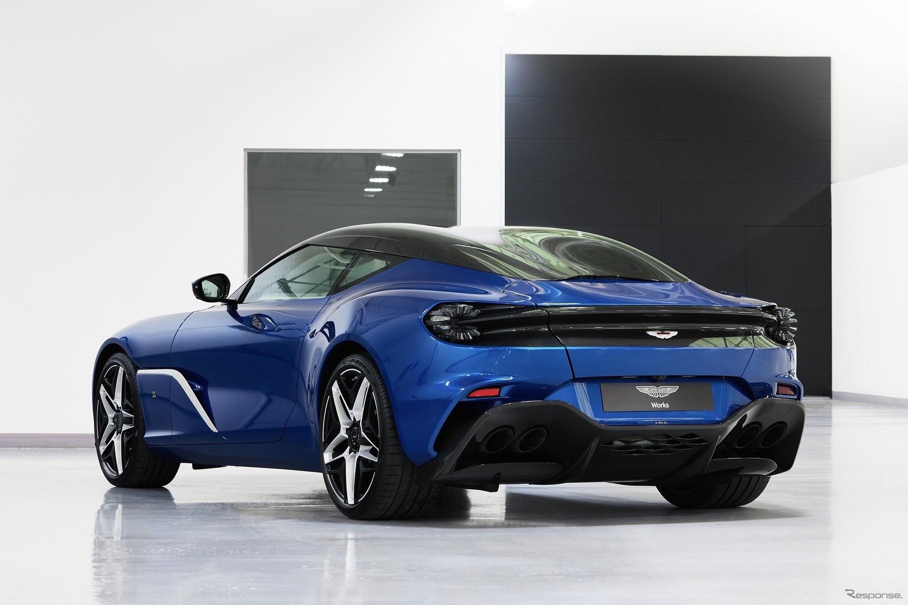 アストンマーティンDBS GTザガート・スピードスター