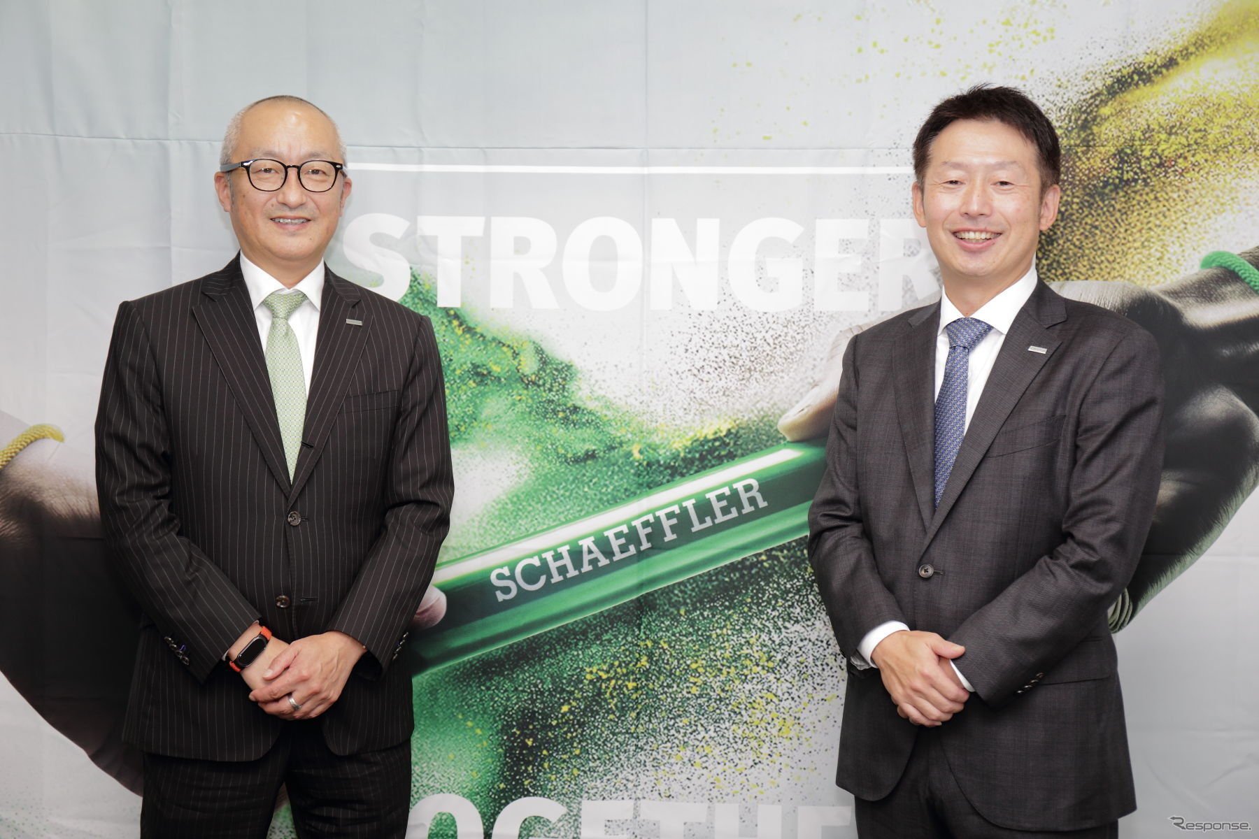 シェフラージャパン 代表取締役 CEO 田中昌一氏（左）と、自動車事業部E-モビリティディビジョン バイスプレジデント 齋藤岳士氏（右）