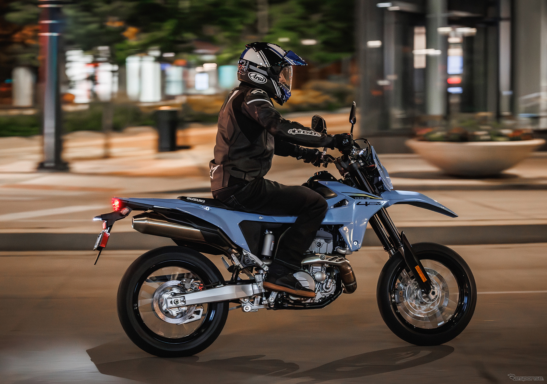 スズキの新型スーパーモト『DR-Z4SM』