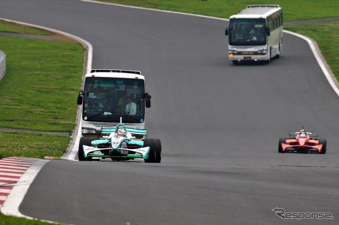 【Fニッポン 第4戦】タイヤ転がしGP…イベントで盛り上がった富士スピードウェイ