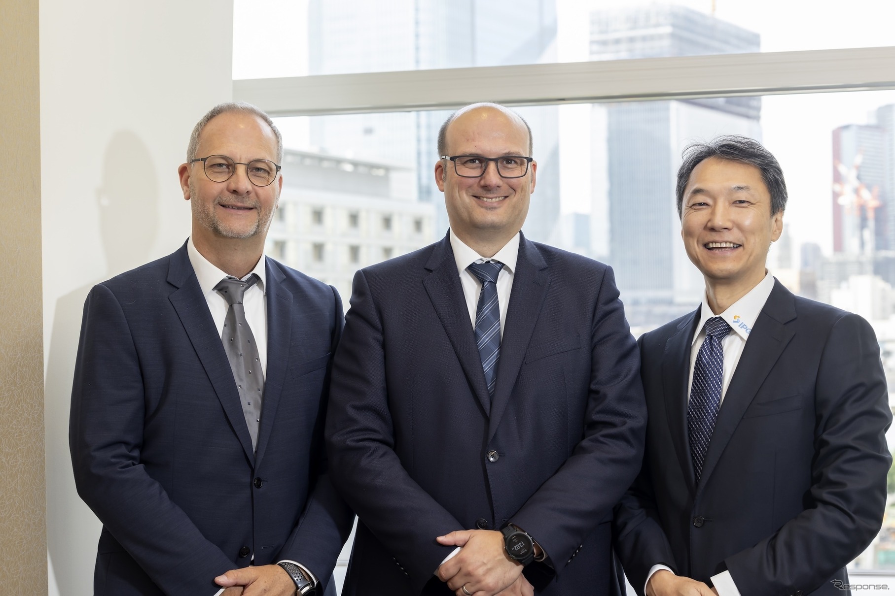 （左から）IPG Automotiveのマイケル・コーヘンVP、ステファン・シュミットCEO、IPG Automotive株式会社の清水圭介社長