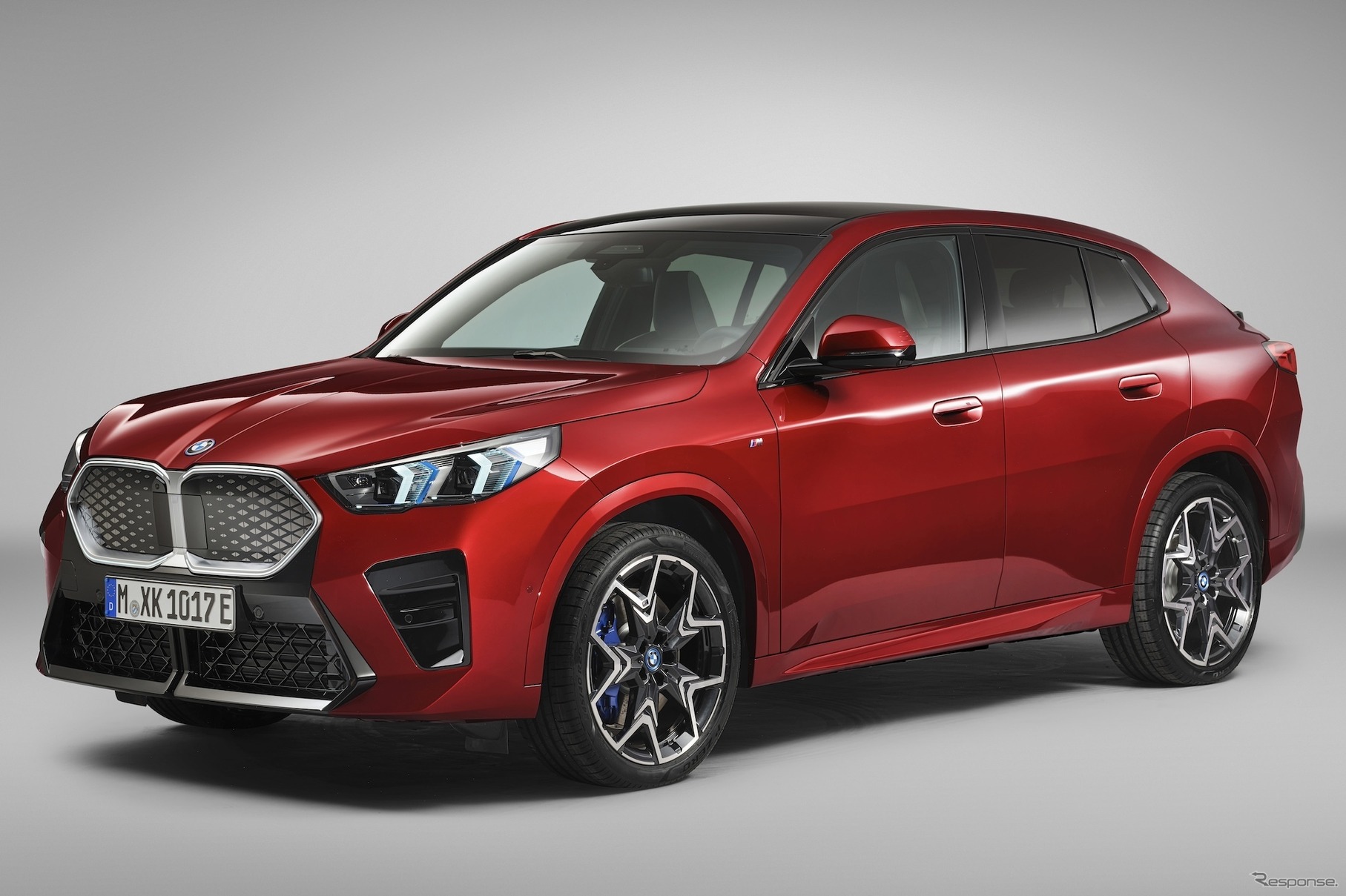 行幸通り / ジャパンモビリティショー2023出展車：BMW X2