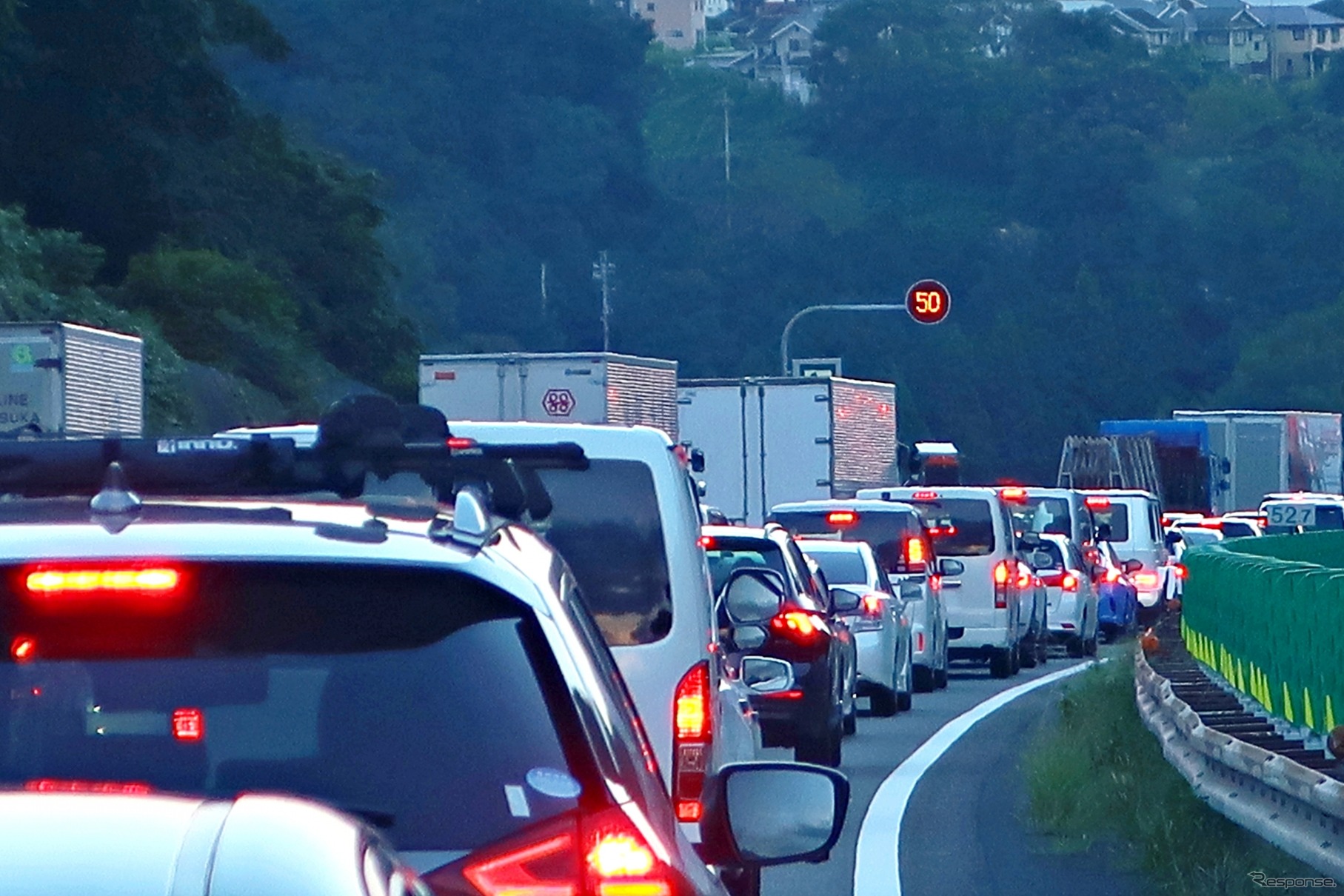 高速道路4社が、年末年始（12月27日～2025年1月5日）の渋滞予測を発表（写真はイメージ）
