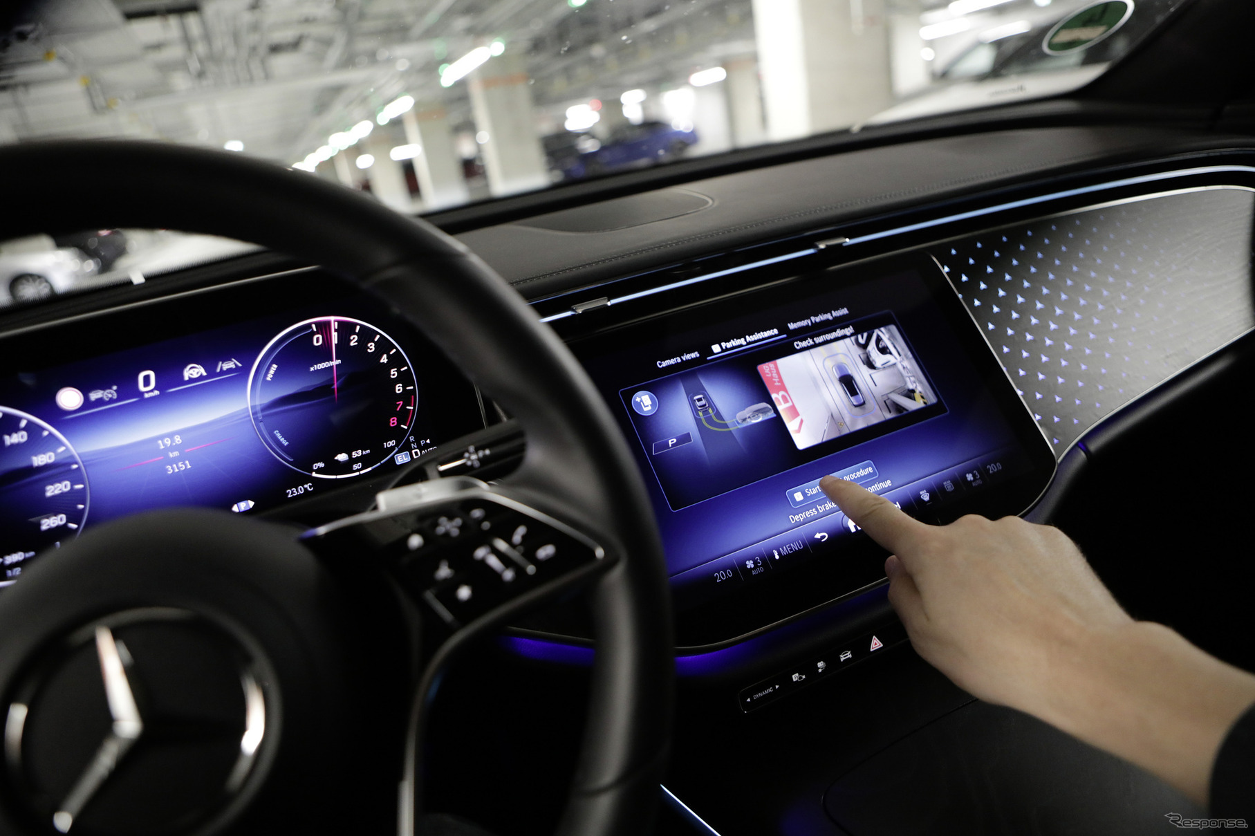 メルセデスベンツが自動駐車システムを改良
