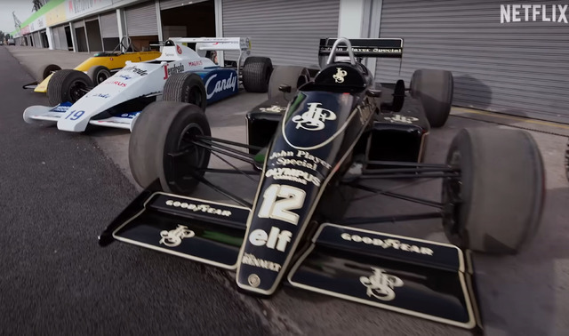 【動画】Netflix、ドラマ『セナ』のために実走可能なF1レプリカ22台を独自製作