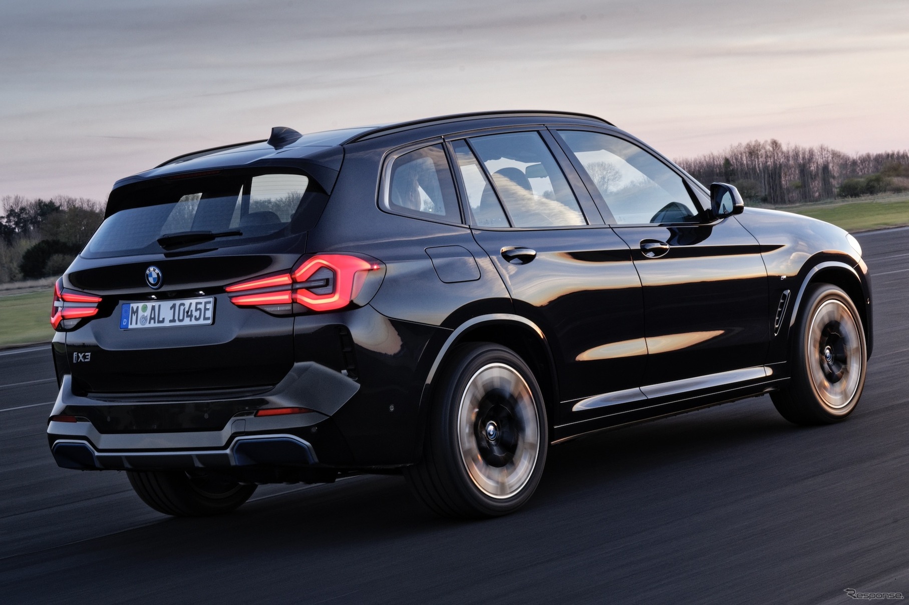 BMW iX3 現行