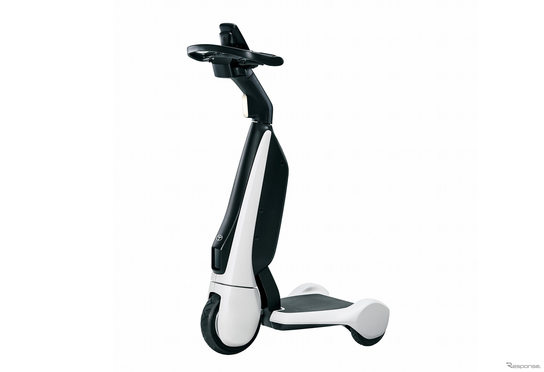 トヨタの立ち乗り型歩行領域BEV「C+walk T」