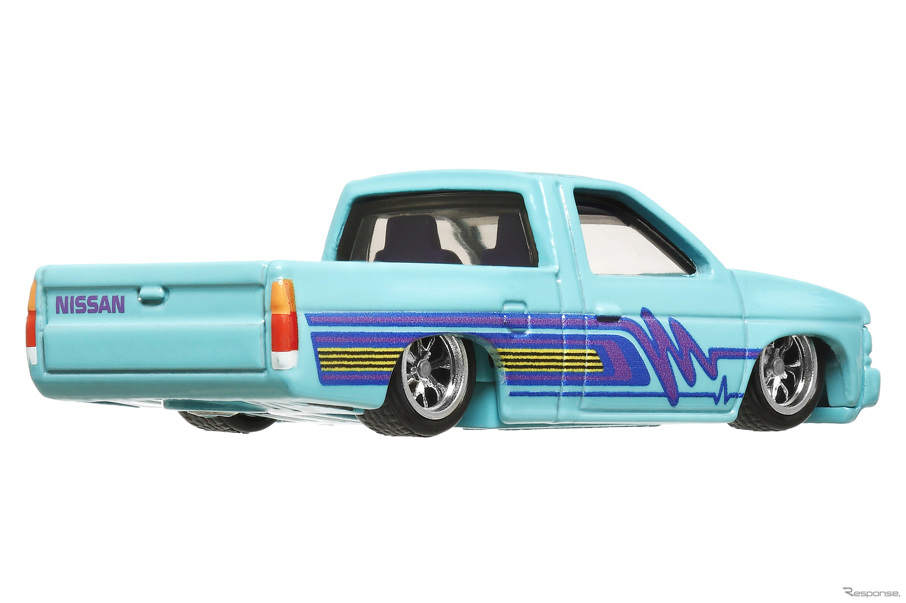カスタム '93 日産 ハードボディ (D21) 12月21日発売