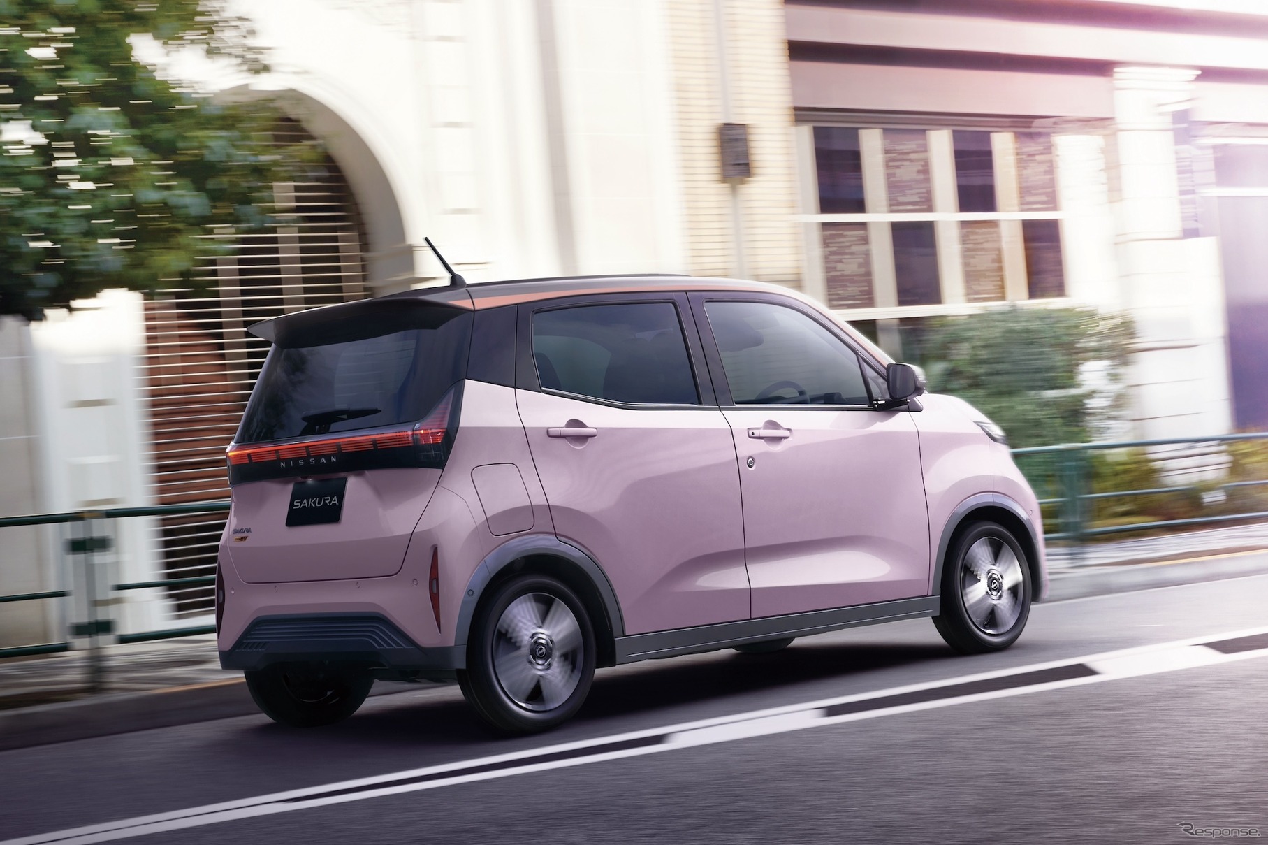 日産の現行の軽電気自動車：サクラ