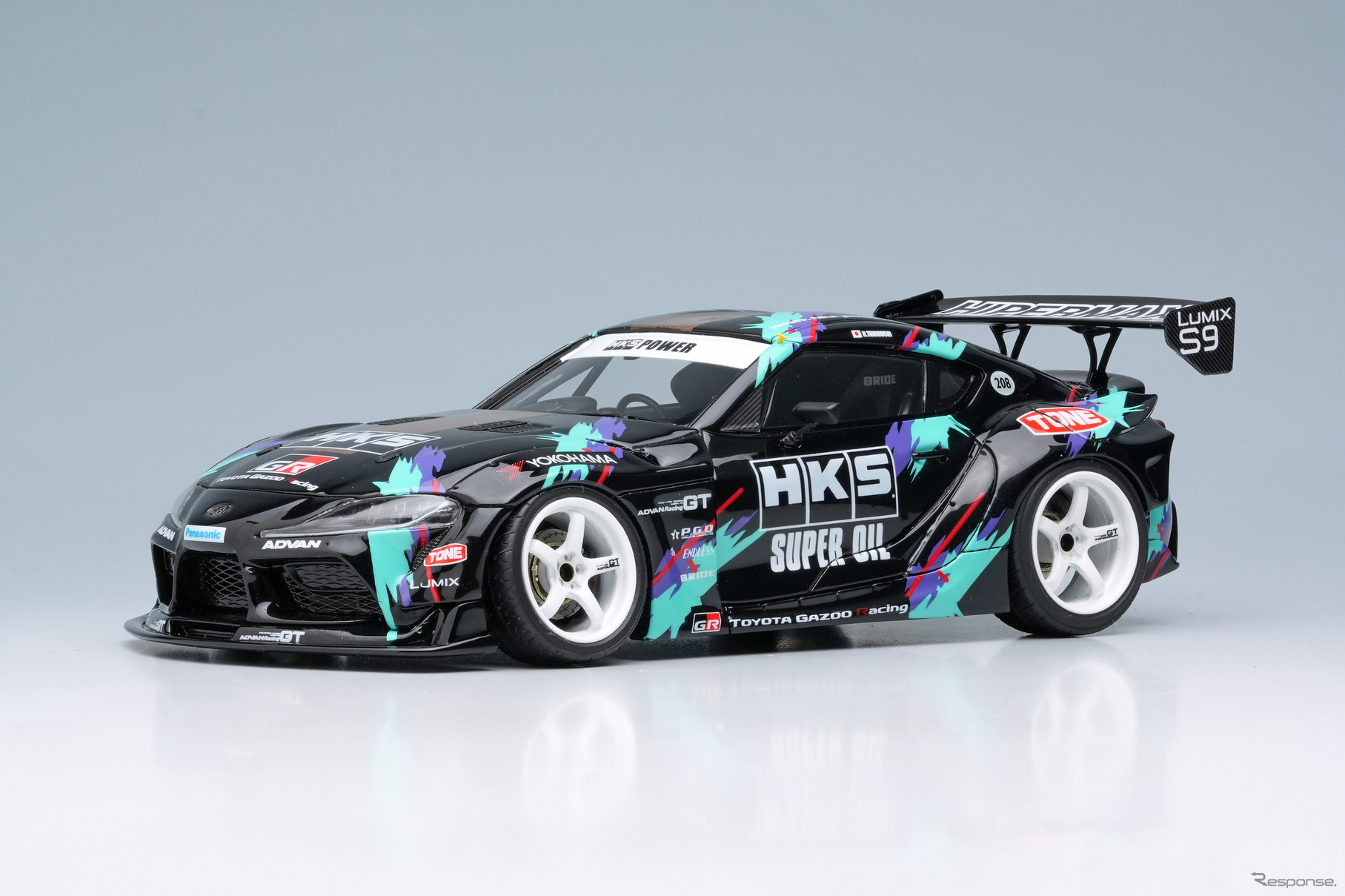 会場限定販売のメイクアップ製モデルカー1/43スケール『Toyota GR Supra Drift by HKS』～谷口信輝選手サイン入りVer.～