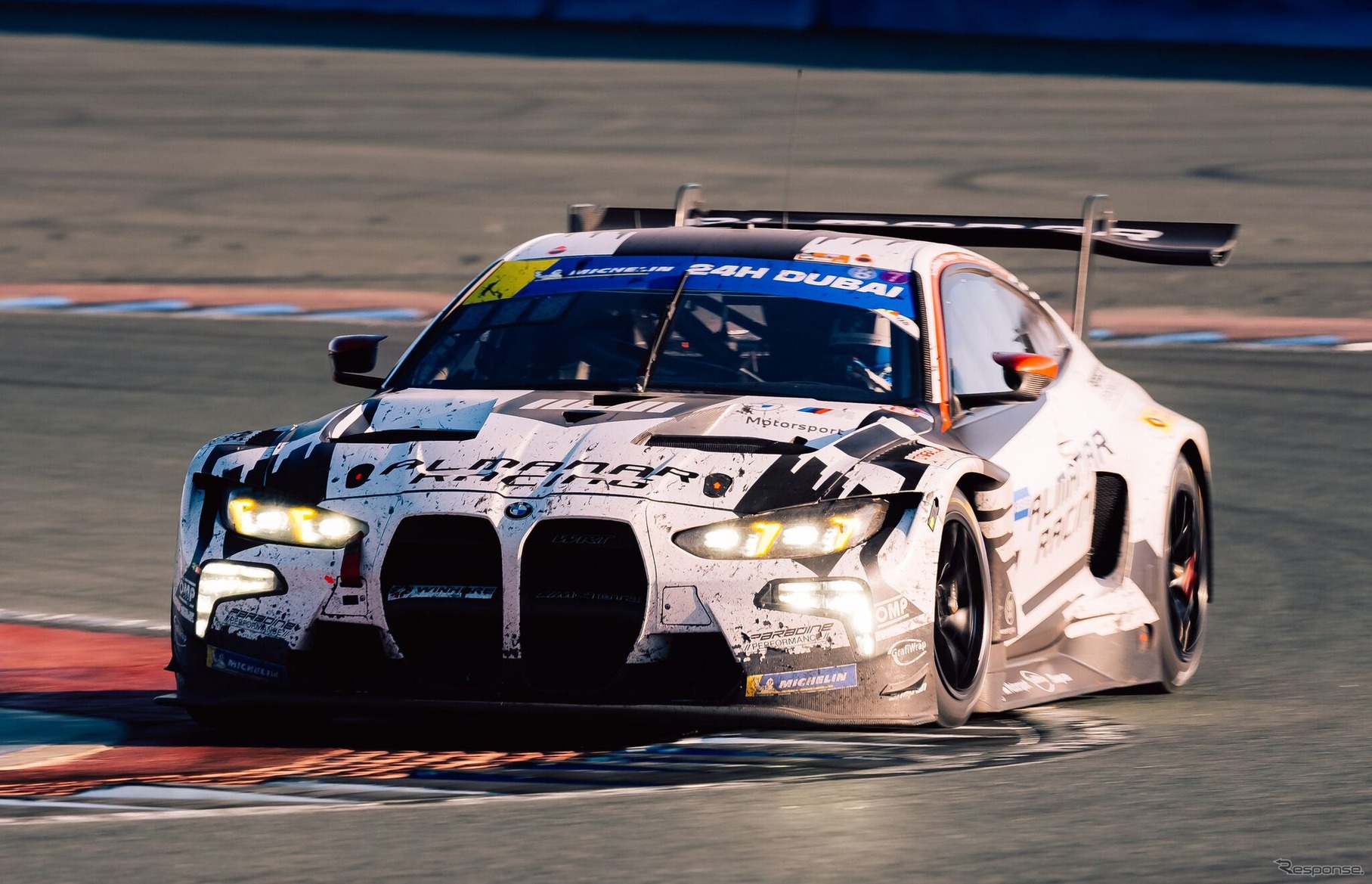 BMW『M4 GT3 EVO』がドバイ24時間レースで総合優勝