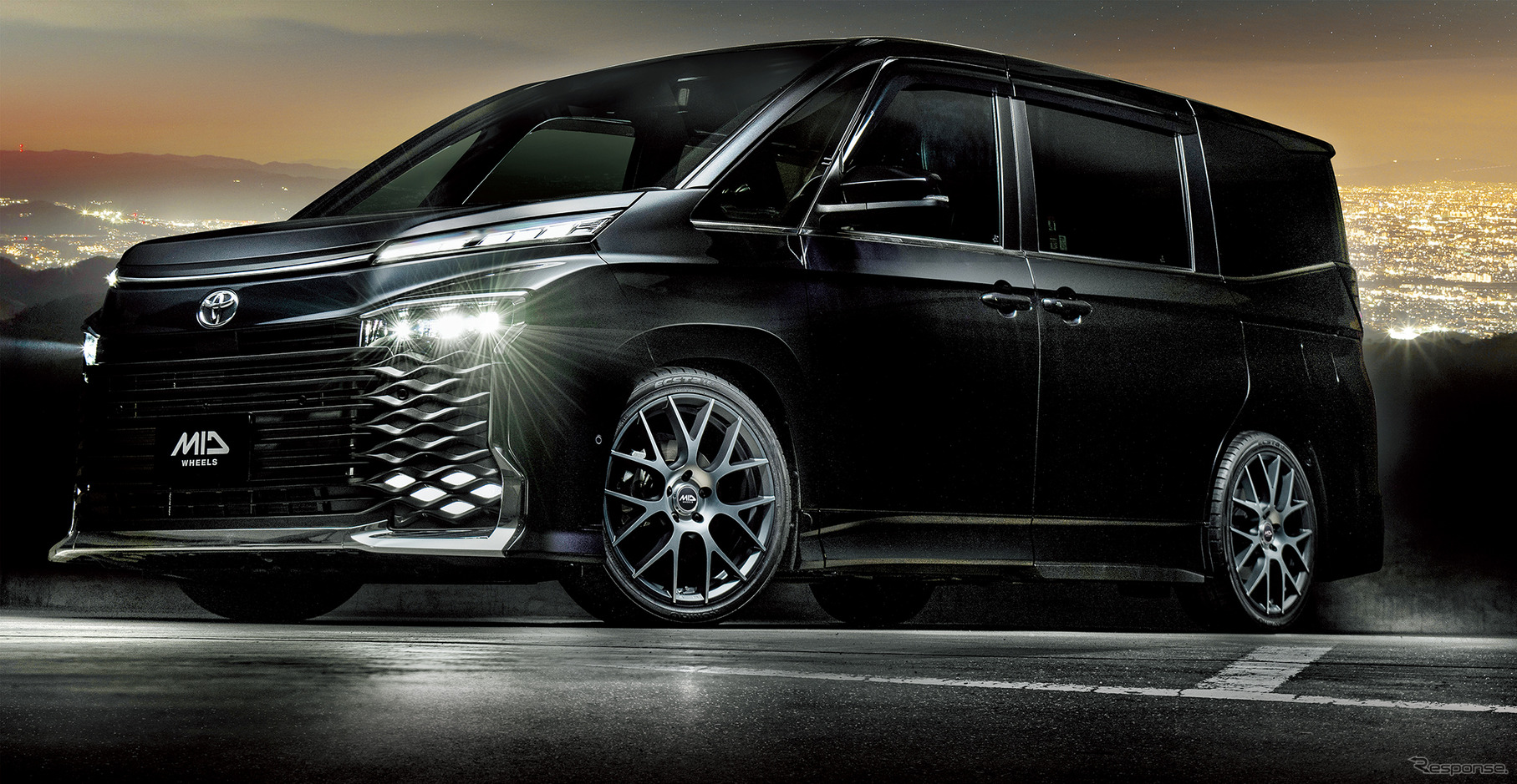 MID EXCLUSIVE 027F×TOYOTA VOXY