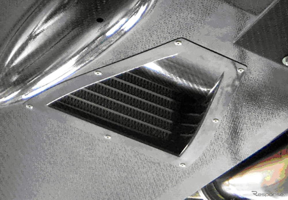 ブラックメッシュホース使用で軽量化、HKSがR35『GT-R』用オイルクーラーキットをリニューアル