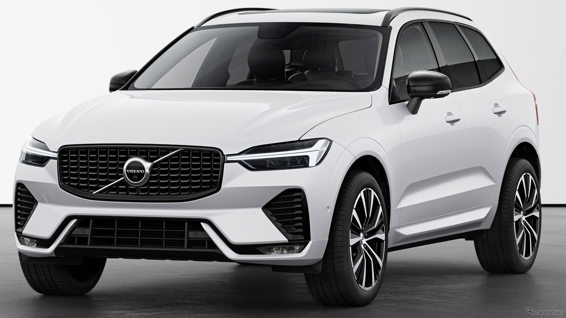 ボルボ・XC60 Ultra B5 AWD Dark Edition