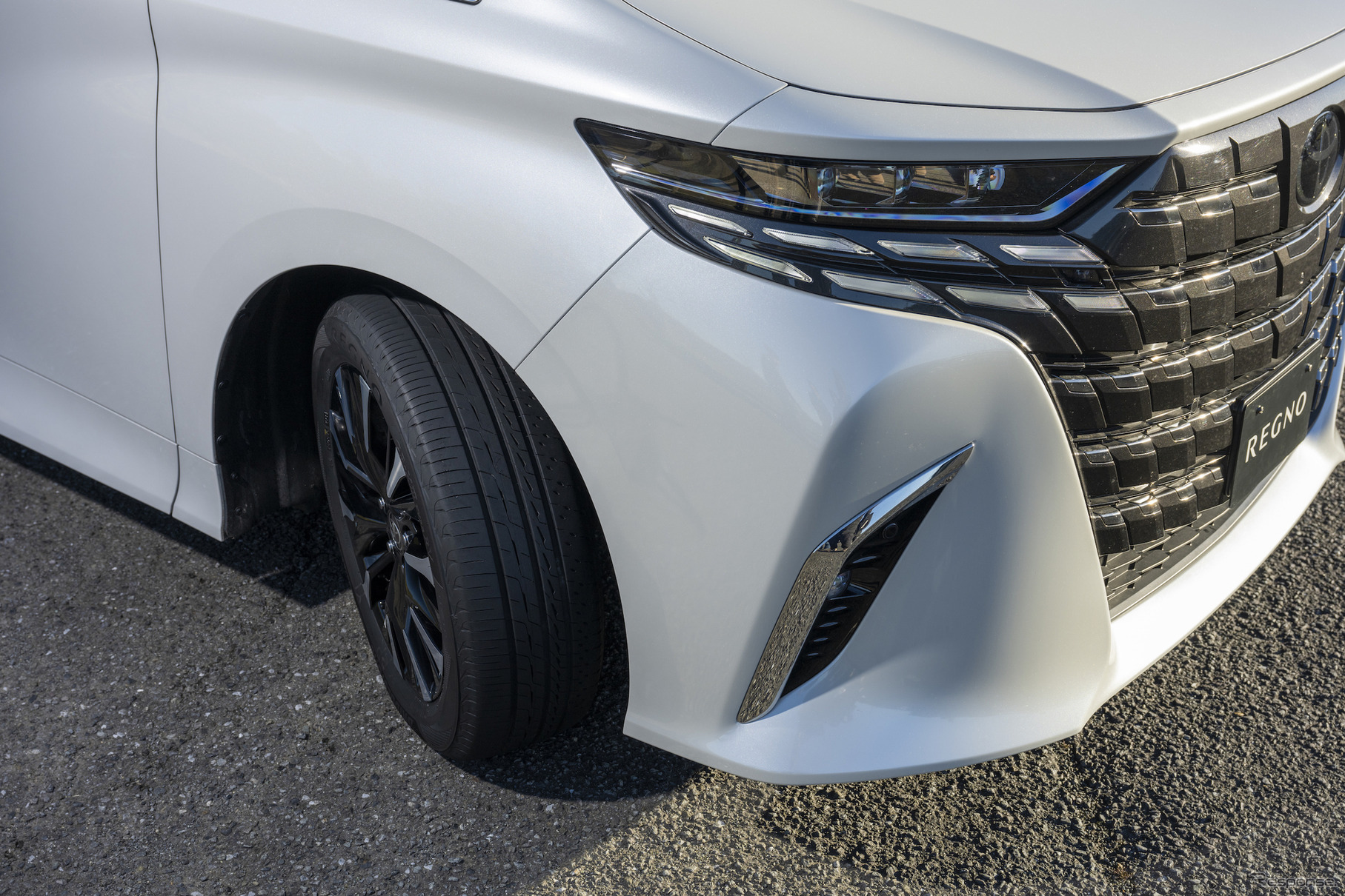 REGNO『GR-XIII TYPE RV』x トヨタ アルファード