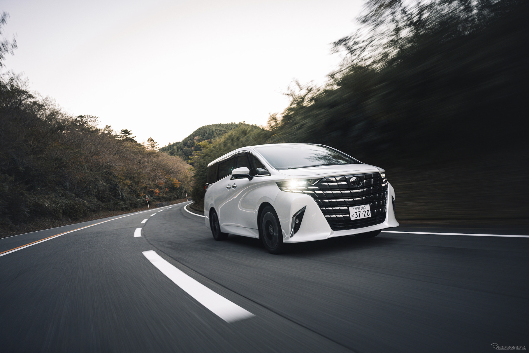 REGNO『GR-XIII TYPE RV』x トヨタ アルファード