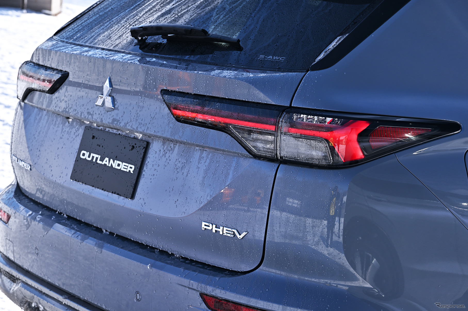 三菱 アウトランダーPHEV
