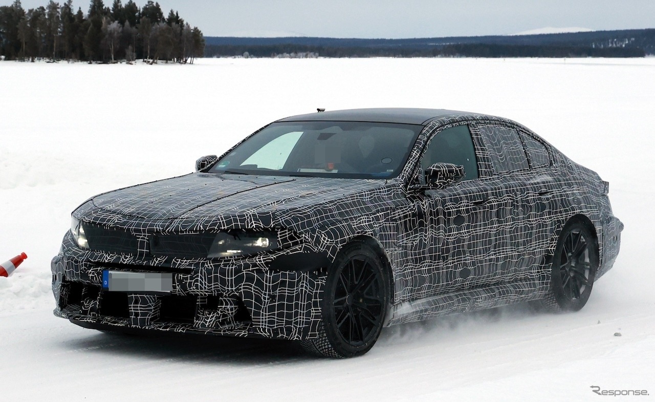 BMW M5セダン 改良新型のプロトタイプ