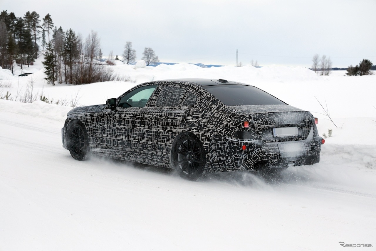 BMW M5セダン 改良新型のプロトタイプ