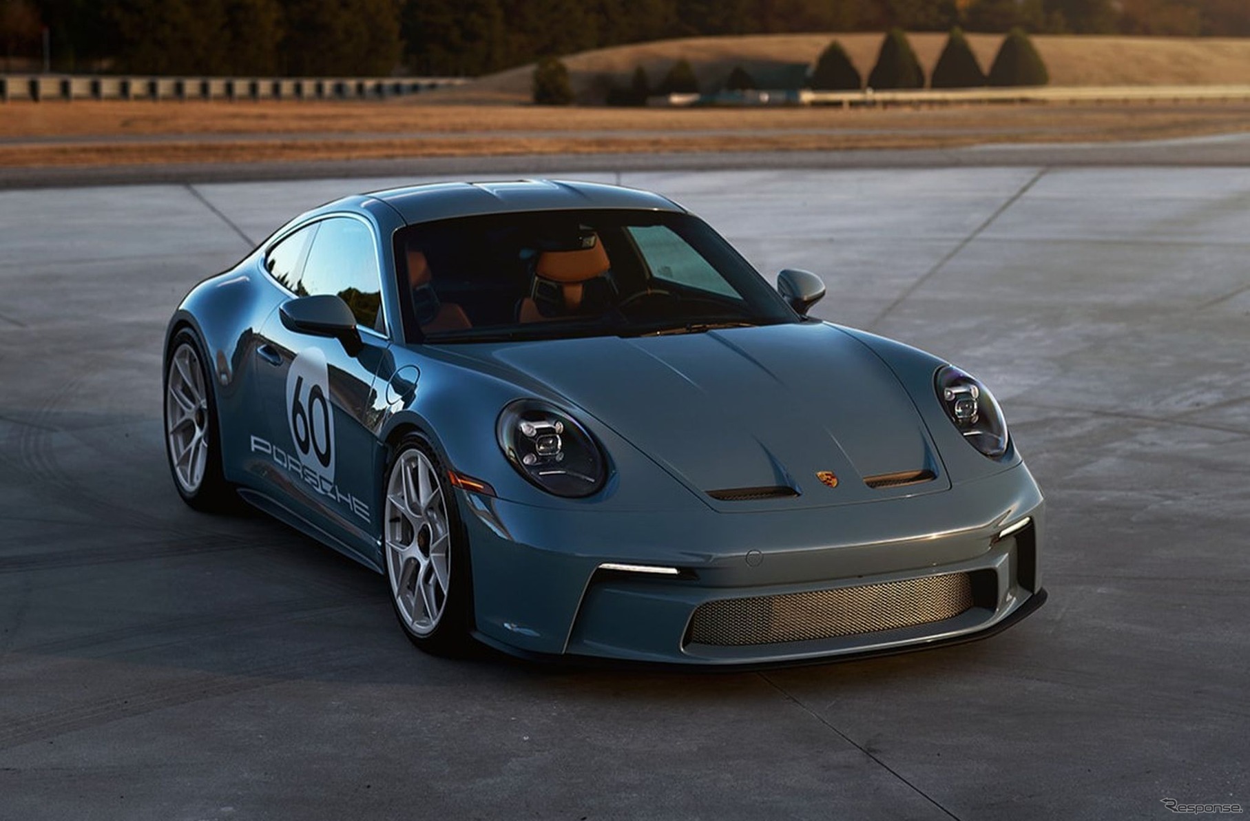 ポルシェの60周年記念限定車『911 S/T』
