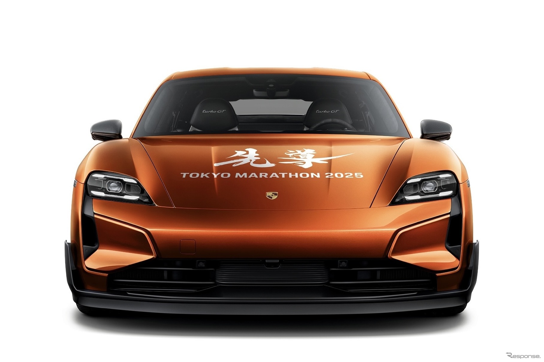 ポルシェ・タイカン東京マラソン2025オフィシャルカー