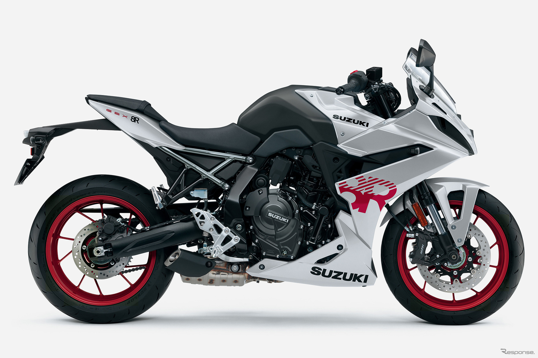 スズキ GSX-8R（マットソードシルバーメタリック）