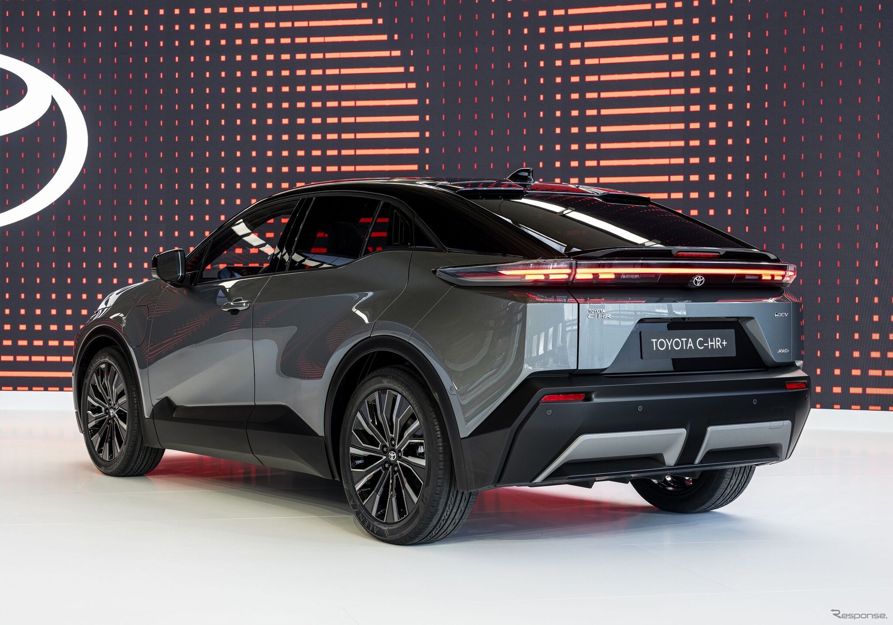 トヨタ C-HR+