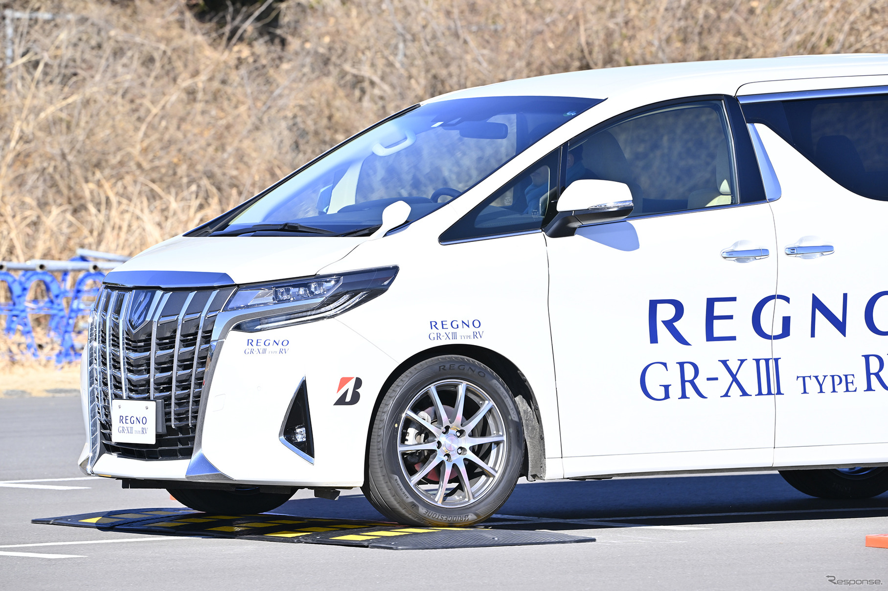悪路でも驚異の乗り心地！ レグノGR-X III TYPE RVを試乗してわかった本当の実力
